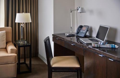 Naperville Hotel | Hotel Arista