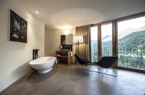 Engadin Scoul Hotel | Hotel Arnica Scuol - Adults only