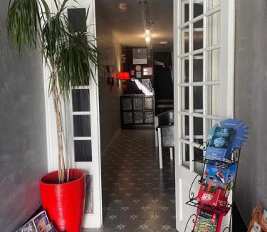 Poitiers Hotel | Hotel Au Chapon Fin