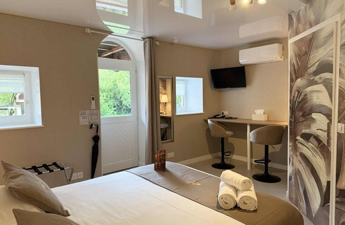 Chatillon-sur-Chalaronne Hotel | Hotel Au Coq Dort