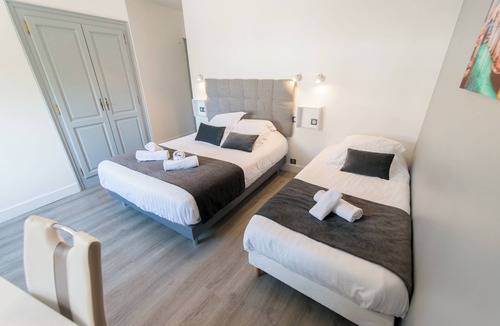 Lorris Hotel | Hotel Au Sauvage