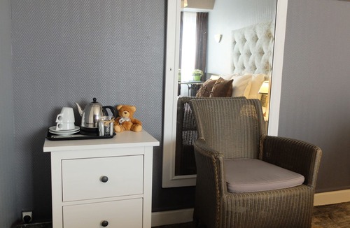 Montreuil-sur-Mer Hotel | Hotel Aux Temps d'Em