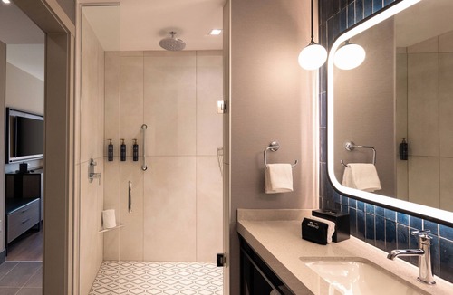 Rogers Hotel | Hotel Avail Rogers, Tapestry Collection By Hilton