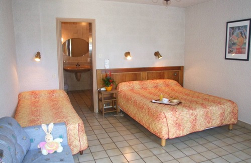 La Freissinouse Hotel | Hotel Azur