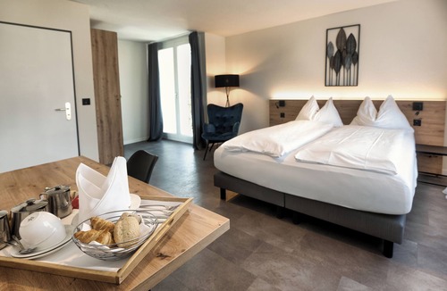 Suhr Hotel | Hotel Baeren