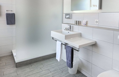 Suhr Hotel | Hotel Baeren