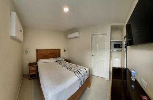 Avenida Revolucion Hotel | Hotel Baja