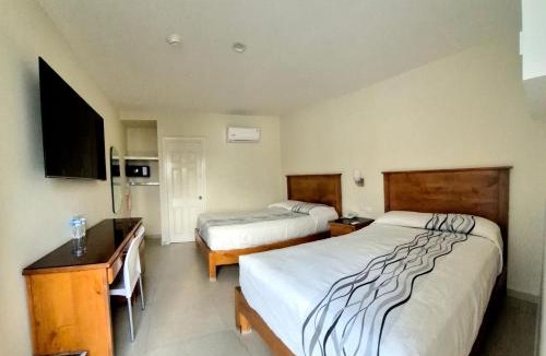 Avenida Revolucion Hotel | Hotel Baja