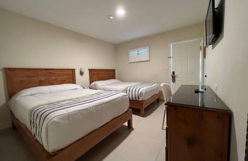 Avenida Revolucion Hotel | HOTEL BAJA