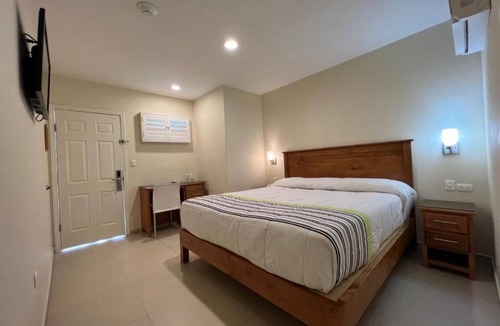 Avenida Revolucion Hotel | HOTEL BAJA