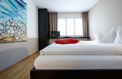 Rotkreuz Hotel | Hotel Bauernhof - Self Check-In Hotel