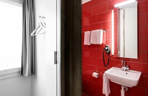 Rotkreuz Hotel | Hotel Bauernhof - Self Check-In Hotel