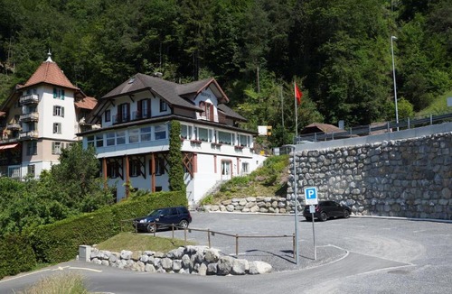 Sundlauenen Hotel | Hotel Beatus