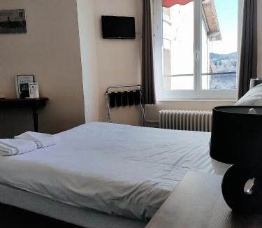 Peyrat-le-Chateau Hotel | Hotel - Bistro - Bar - PMU Le Bellerive