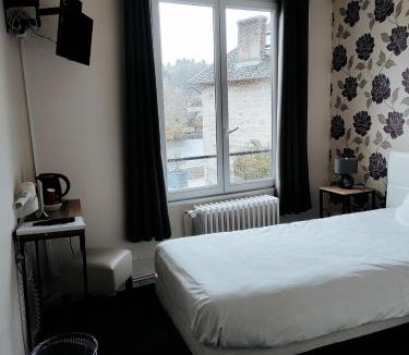 Peyrat-le-Chateau Hotel | Hotel - Bistro - Bar - PMU Le Bellerive