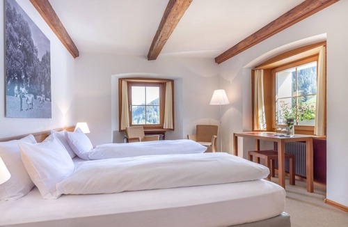 Spluegen Hotel | Hotel Bodenhaus