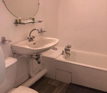 Geilles Hotel | HOTEL BON ACCUEIL