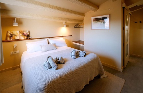 Cervera Hotel | Hotel Boutique CaLagneta - Art i vi