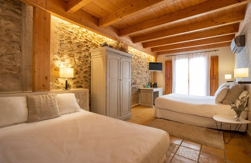 Palau-Saverdera Hotel | Hotel Boutique Niu Del Sol