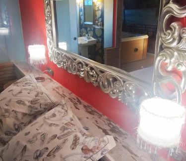 Murillo de Gallego Hotel | Hotel Boutique Real Posada De Liena con jacuzzi en "habitacion de hidromasaje"