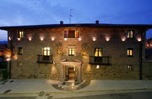 Azofra Hotel | Hotel Boutique Real Casona De Las Amas