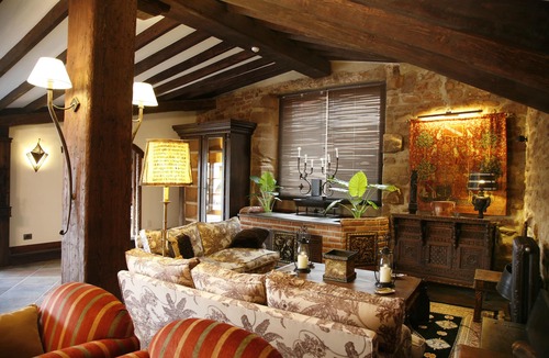 Azofra Hotel | Hotel Boutique Real Casona de las Amas