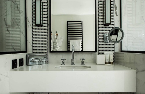 1st Arrondissement Hotel | Hotel Brighton