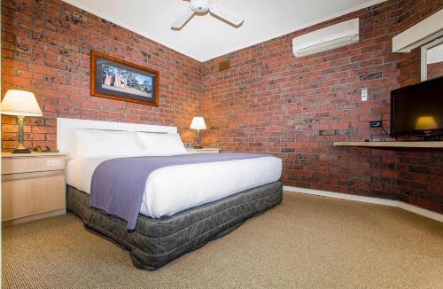 Mount Waverley Hotel | Hotel Bruce County
