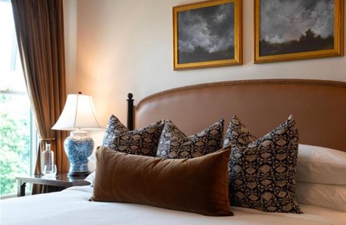 Leesburg's Old and Historic District Hotel | Hotel Burg