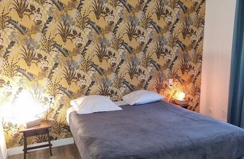 Sainte-Foy-la-Grande Hotel | Hotel Cafe de la Gare