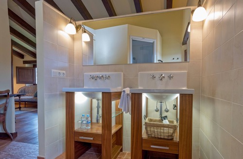Santa Pau Hotel | Hotel Cal Sastre