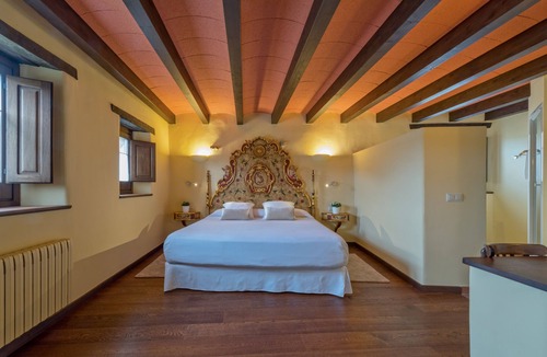 Santa Pau Hotel | Hotel Cal Sastre