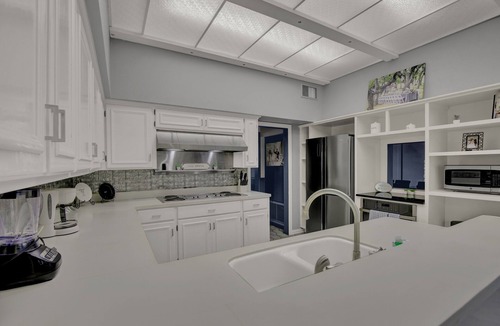 New Braunfels House | Hotel California at La Dolce Vita Estates Stunning Private Estate