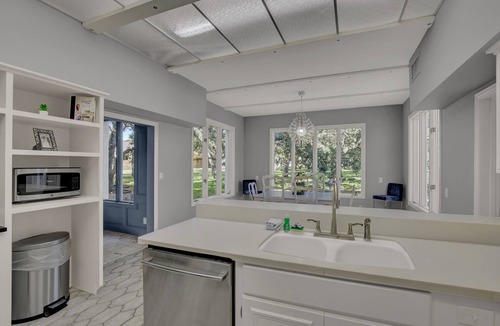 New Braunfels House | Hotel California at La Dolce Vita Estates Stunning Private Estate