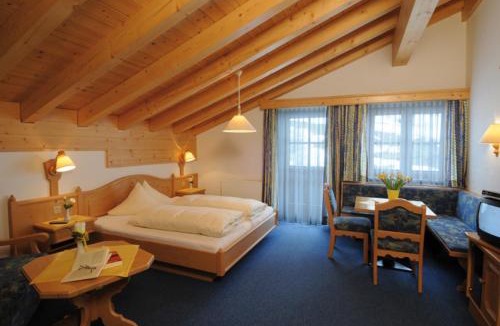 Ravaisch Hotel | Hotel Camona & Apart Walserhof