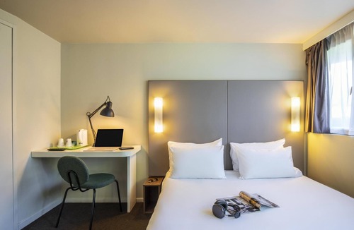 Ecartelee-Bonabry-Orieres-Paron Hotel | Hotel Campanile Fougeres