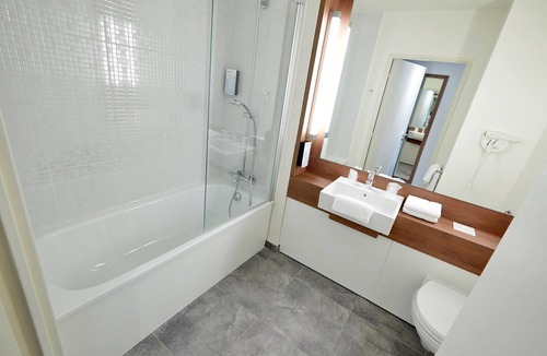 Seclin Hotel | Hotel Campanile Lille Sud-Seclin