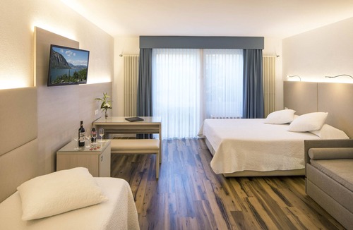 Bissone Hotel | Hotel Campione