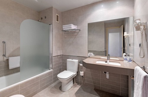 Corbera De Llobregat Hotel | Hotel Can Fisa
