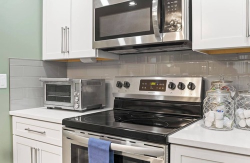 Canandaigua Condo | Hotel Canandaigua Lakefront Condo - Pool/Hot Tub
