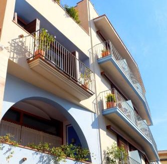 Roses Town Center Hotel | Hotel Carmen