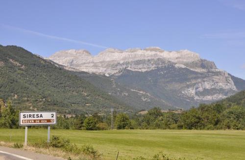 Siresa Hotel | Hotel Castillo d'Acher