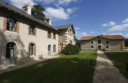 Saint-Laurent-sur-Sevre Hotel | Hotel Château de la Barbinière