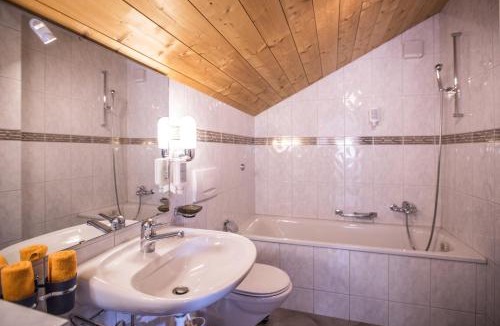 Ftan Hotel | Hotel Chalamandrin