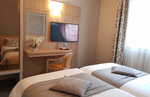 Quartier de la Plaine-de-Monceaux Hotel | Hotel Champerret Elysees