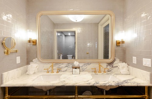 Downtown Knoxville Hotel | Hotel Cleo, Knoxville Downtown, a Tribute Portfolio Hotel