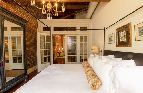 Downtown Knoxville Hotel | Hotel Cleo, Knoxville Downtown, a Tribute Portfolio Hotel
