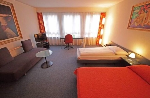 Les Philosophes Hotel | Hotel Comedie