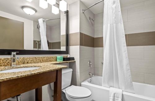 East Syracuse Hotel | Hotel Concord Syracuse, an Ascend Collection Hotel
