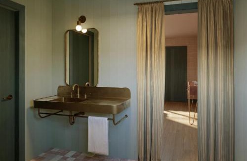 Culloden Shores Hotel | Hotel Corduroy